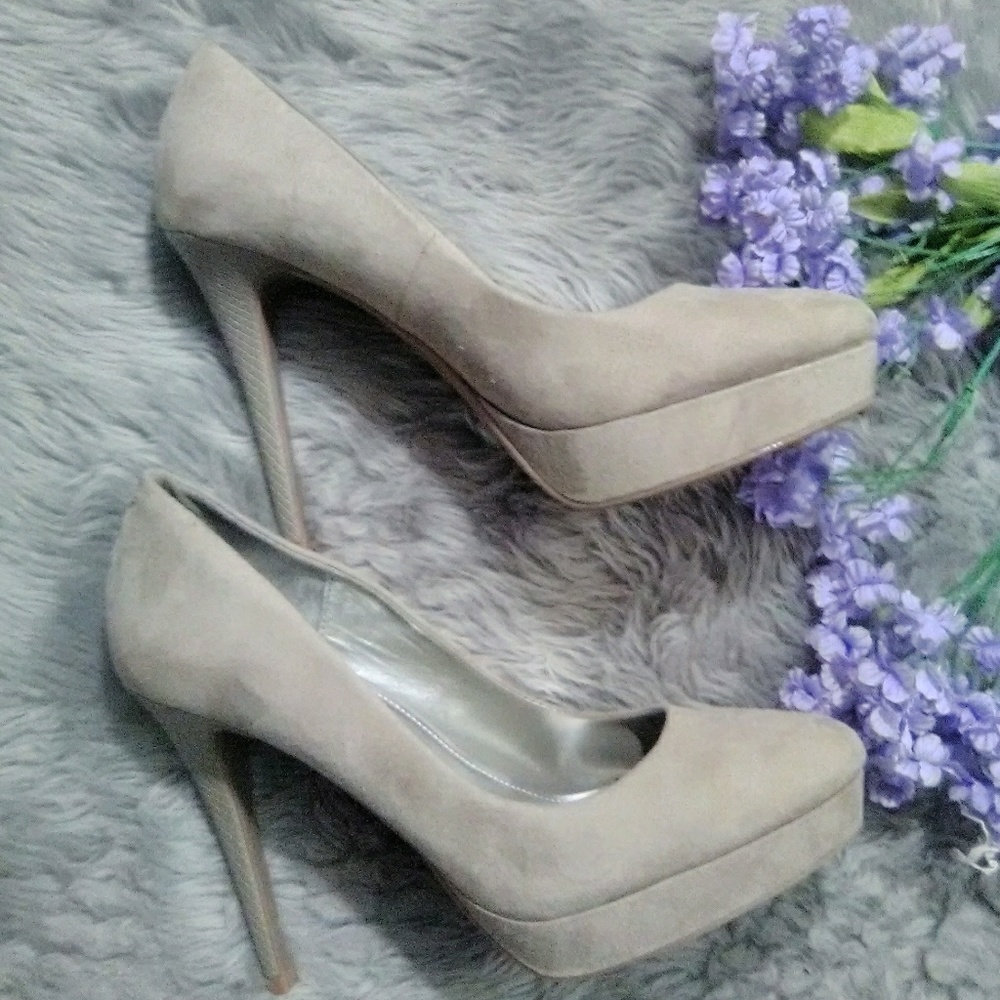 Jennifer Lopez high heel